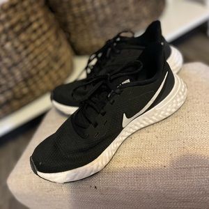 Nike womens shoes